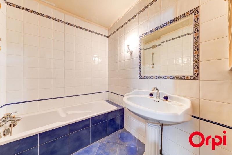 Appartement - 107 m² - 4 pièces