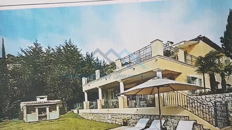 Villa - 230 m² - 5 pièces