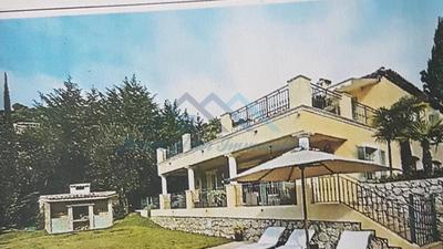 Villa - 230 m² - 5 pièces