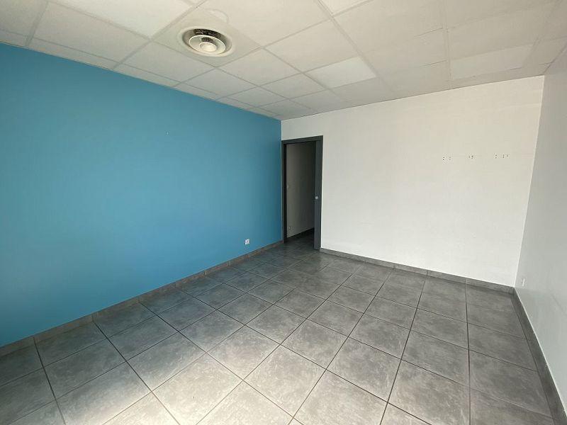 Local commercial - 61 m² - 5 pièces