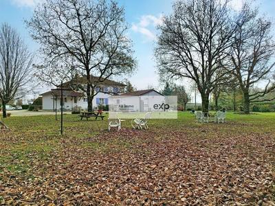 Maison - 250 m² - 13 pièces