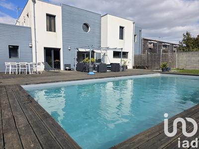 Maison - 234 m² - 8 pièces