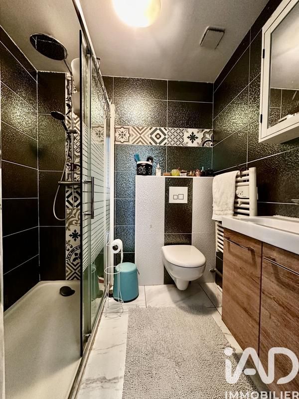 Maison - 312 m² - 13 pièces