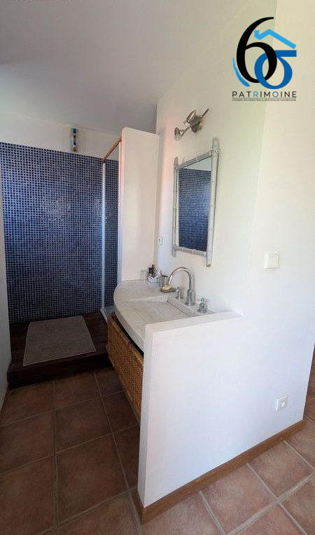 Maison - 192 m² - 6 pièces