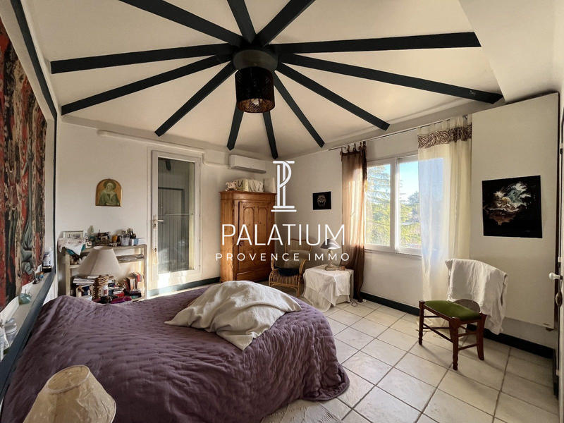 Maison - 336 m² - 12 pièces