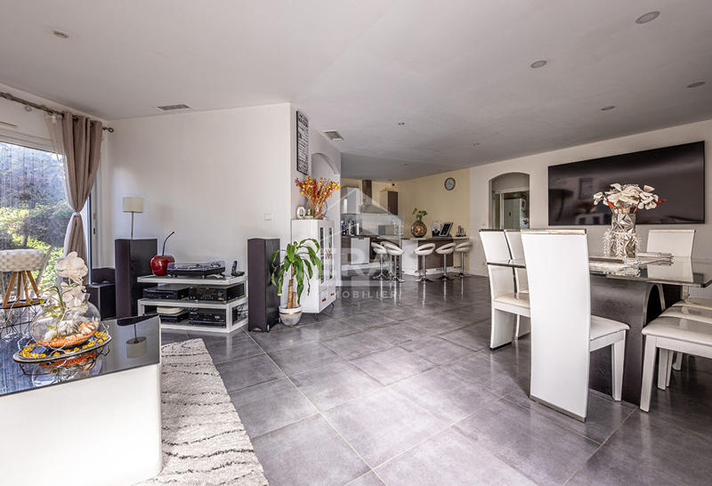 Maison - 130 m² - 5 pièces