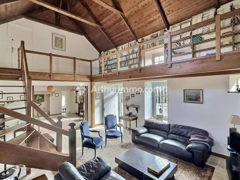 Maison - 341 m² - 13 pièces