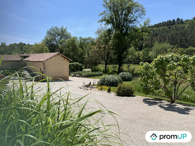 Maison ancienne - 222 m² - 8 pièces