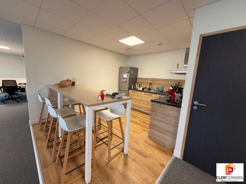 Bureau - 228 m²