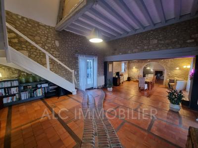 Propriété - 206 m² - 5 pièces