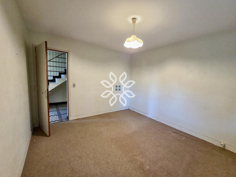 Maison - 146 m² - 9 pièces