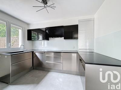 Maison - 92 m² - 5 pièces