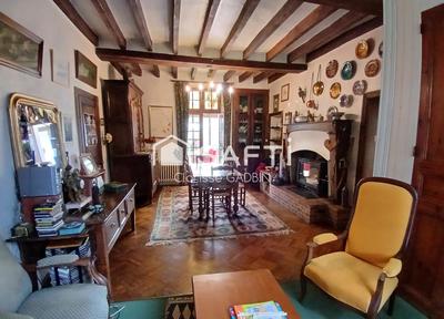 Maison - 367 m² - 13 pièces