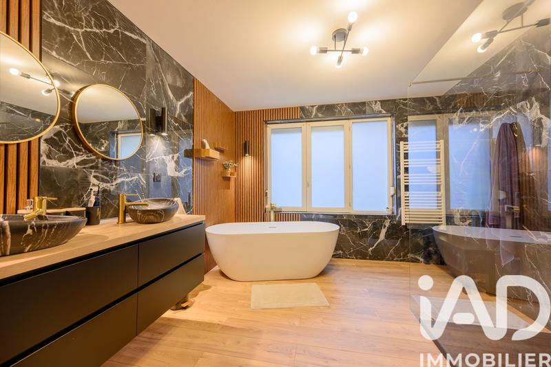 Loft - 129 m² - 5 pièces