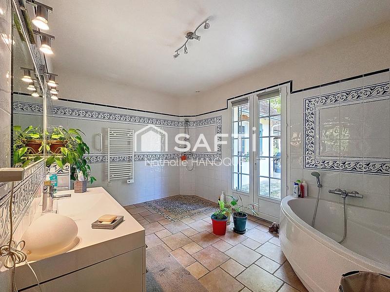 Maison - 160 m² - 6 pièces