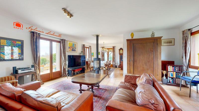 Maison - 140 m² - 5 pièces