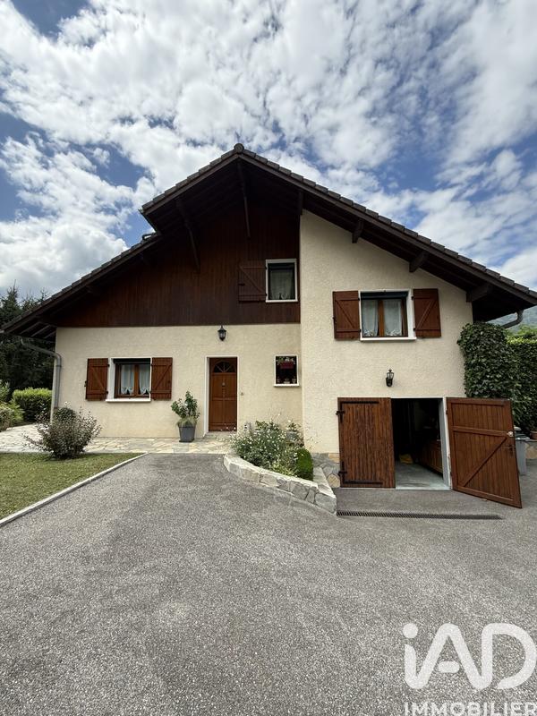 Maison - 102 m² - 5 pièces