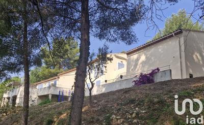 Maison - 233 m² - 6 pièces