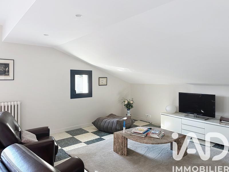 Maison - 280 m² - 10 pièces