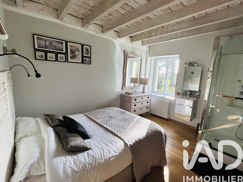 Maison - 240 m² - 8 pièces