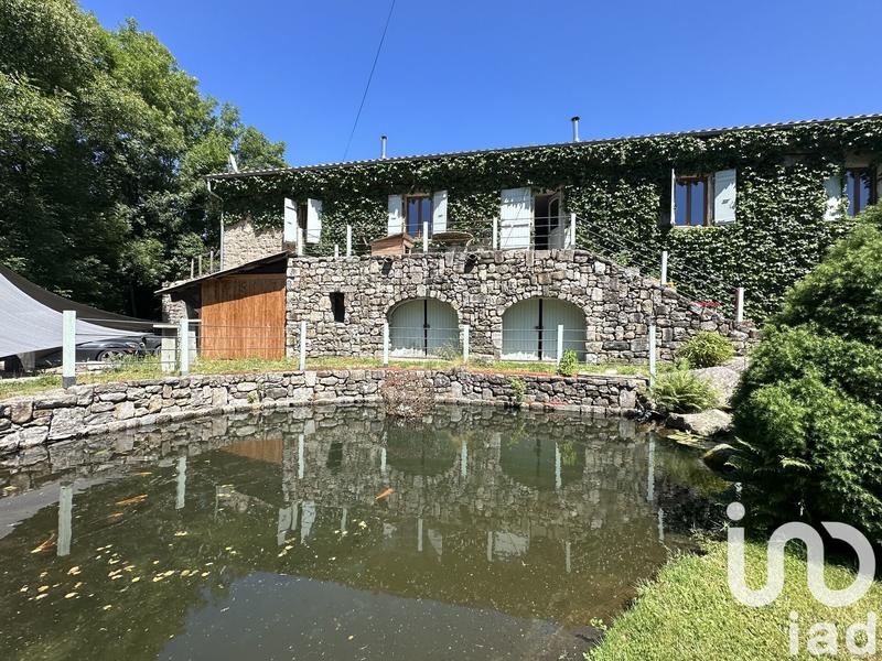 Maison - 202 m² - 6 pièces