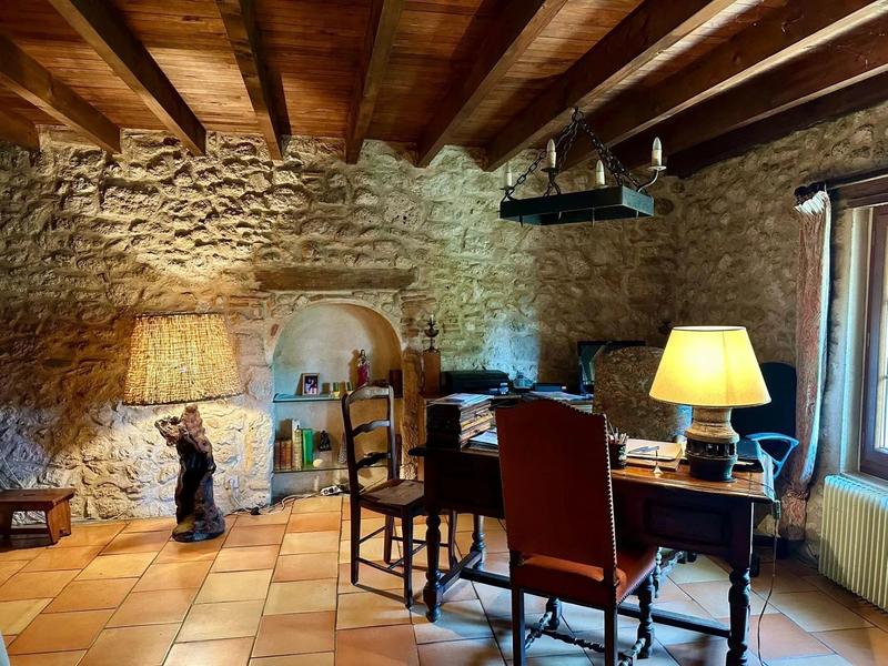 Maison - 260 m² - 8 pièces