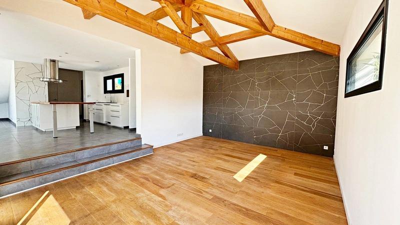 Maison - 149 m² - 6 pièces