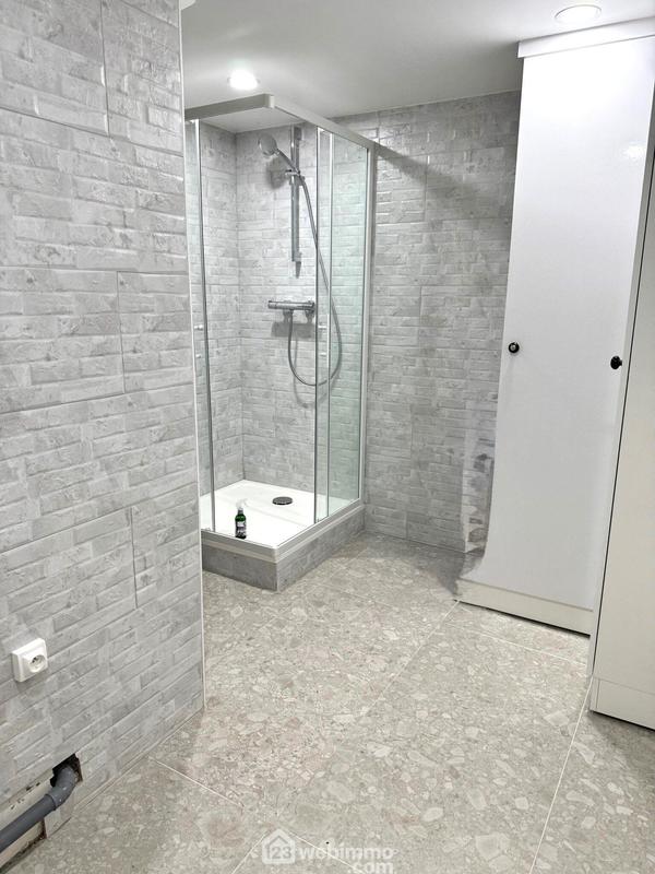 Maison - 200 m² - 7 pièces