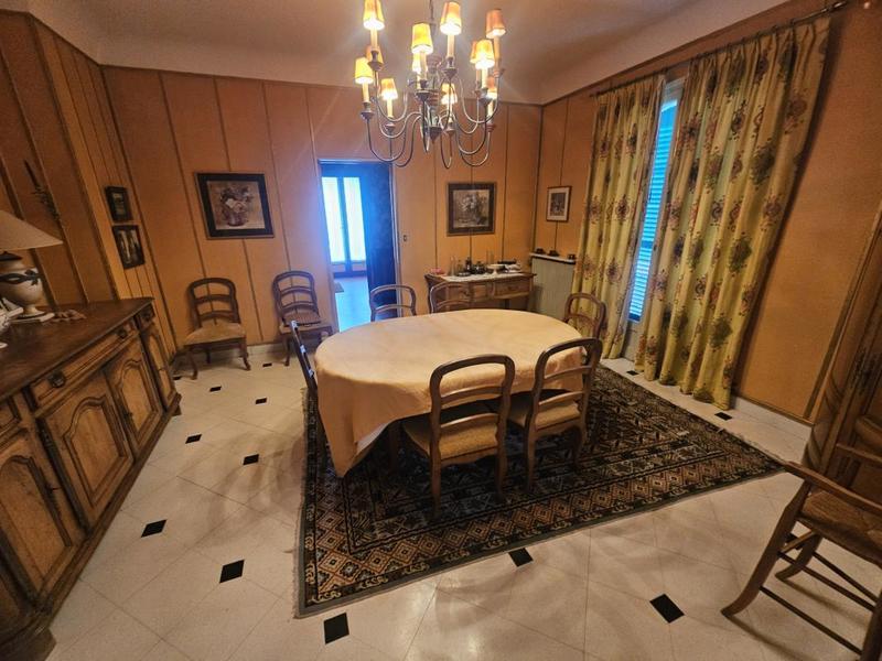 Propriété - 270 m² - 10 pièces