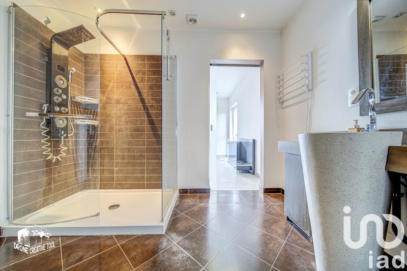 Maison - 271 m² - 5 pièces