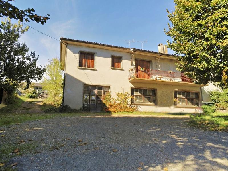 Maison - 296 m² - 15 pièces