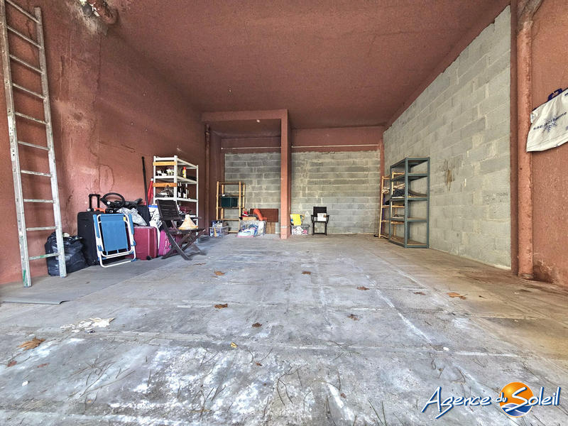 Parking / Garage - 43 m²