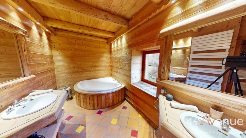 Maison - 298 m² - 9 pièces