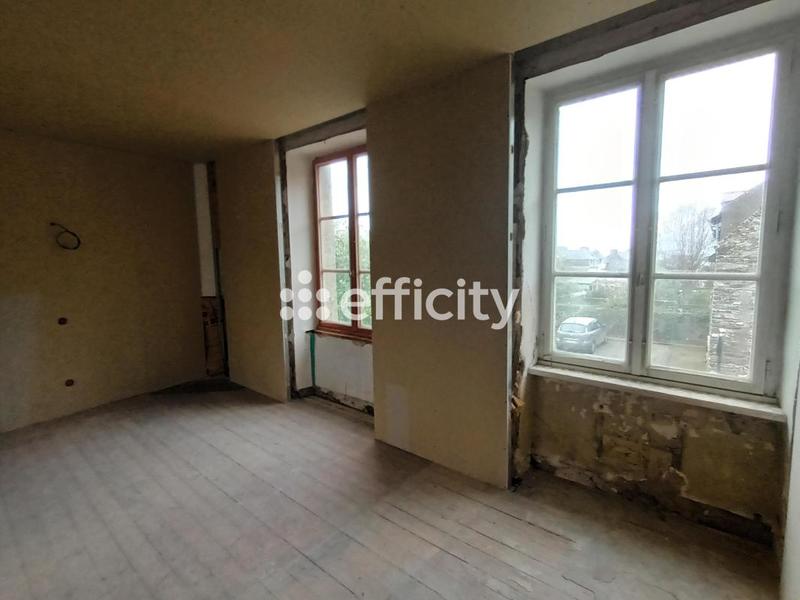 Maison - 216 m² - 6 pièces