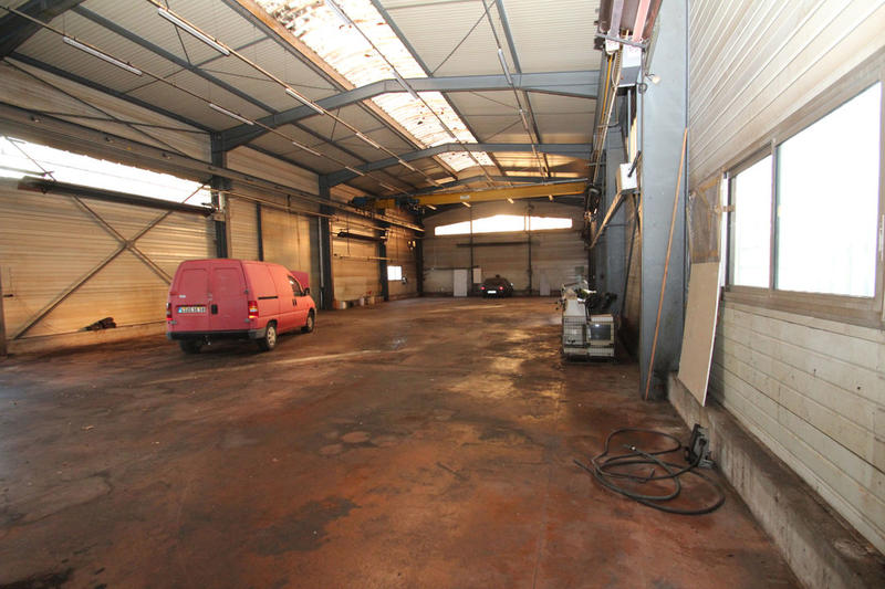 Local d'activité / Entrepôt - 576 m²