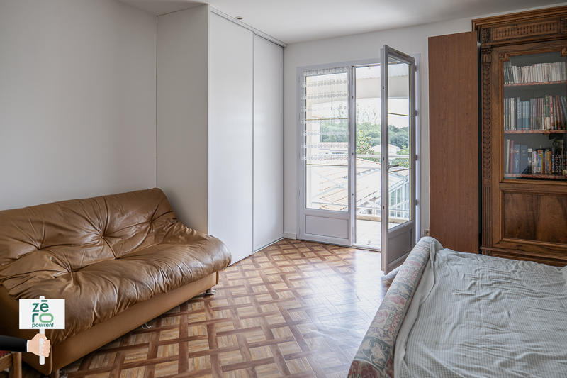 Maison - 233 m² - 7 pièces