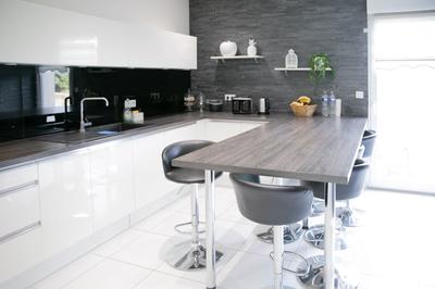 Maison - 200 m² - 8 pièces