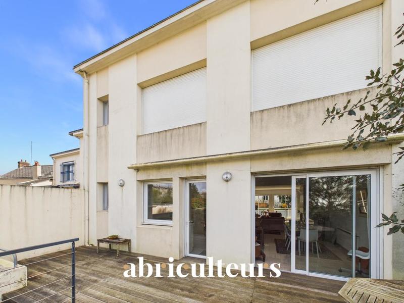 Maison ancienne - 240 m² - 8 pièces