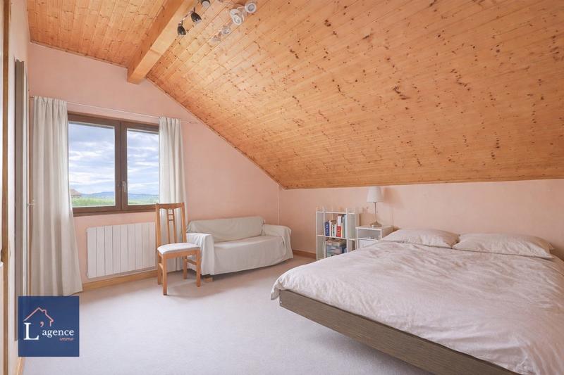 Maison - 200 m² - 7 pièces