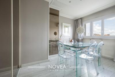 Appartement - 93 m² - 4 pièces