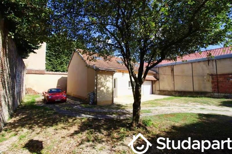 Chambre - 14 m² - 1 pièce