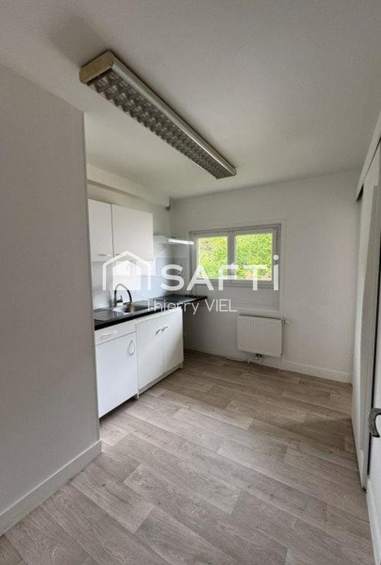 Maison - 219 m² - 8 pièces