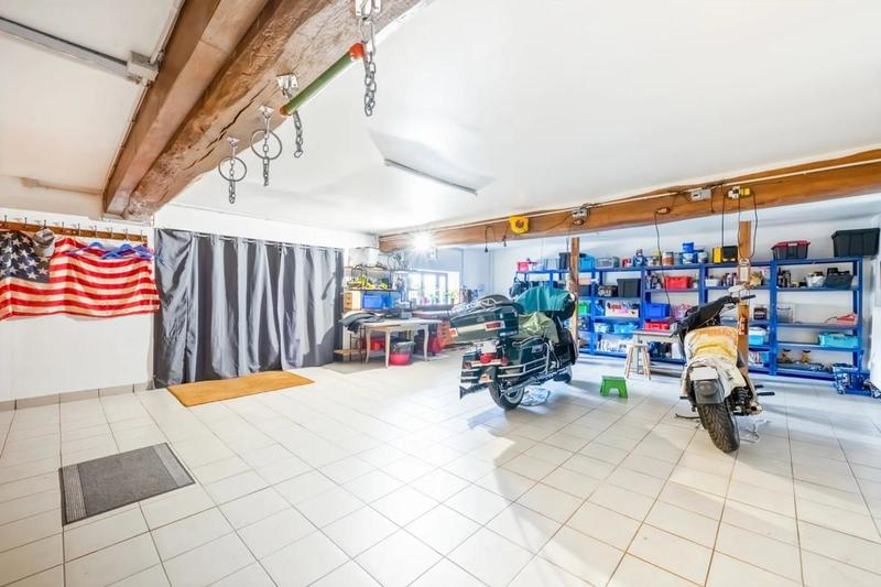 Corps de ferme - 270 m² - 9 pièces