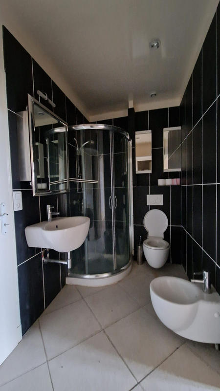 Maison - 250 m² - 10 pièces