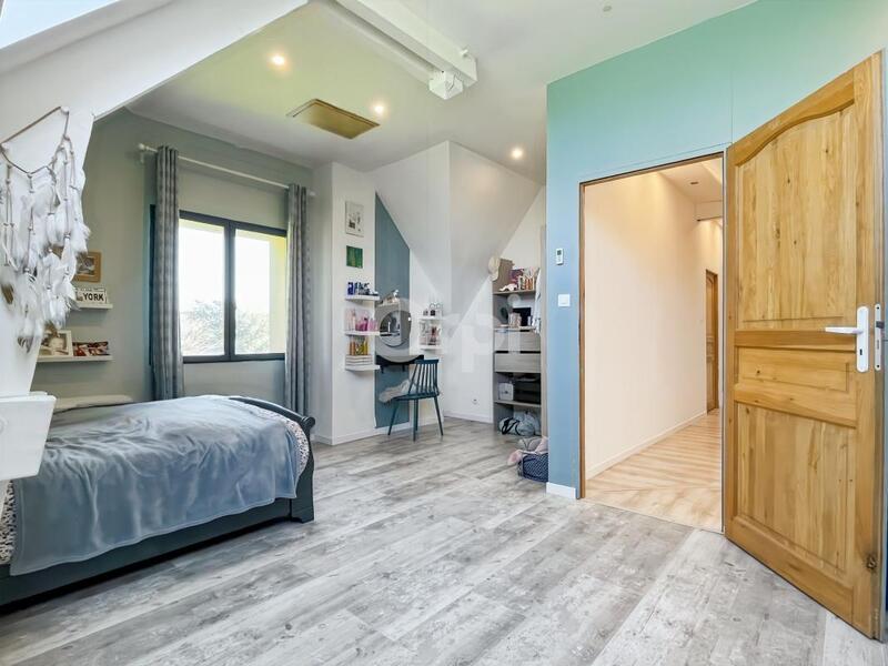 Maison - 199 m² - 5 pièces