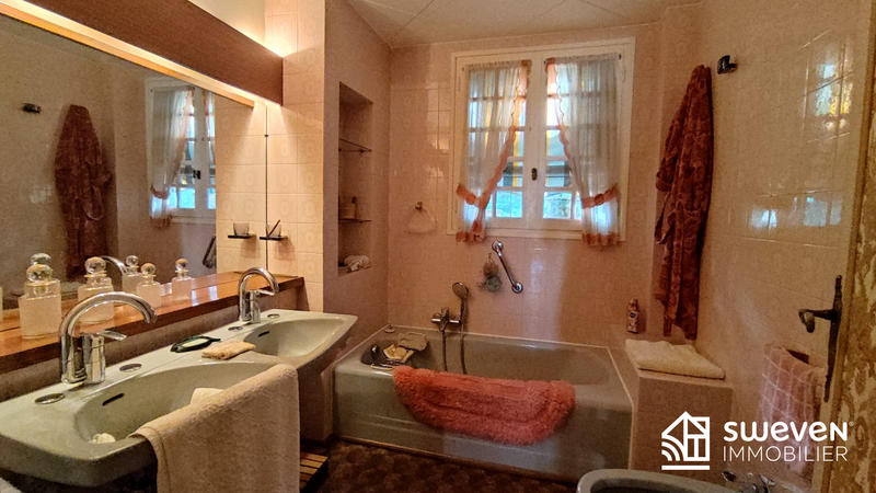 Appartement - 140 m² - 7 pièces