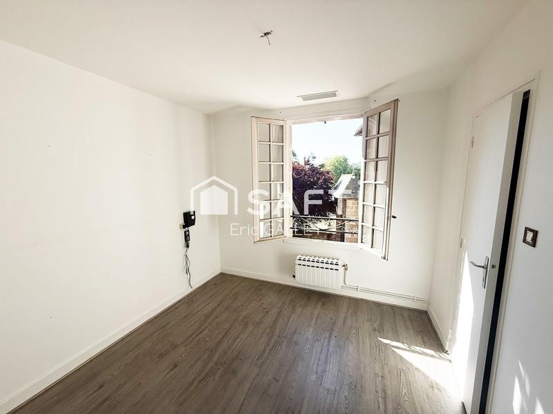 Local commercial - 800 m² - 24 pièces