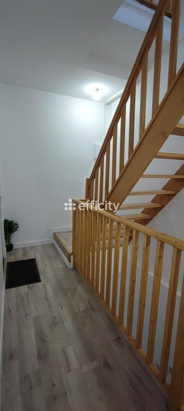 Immeuble - 141 m² - 6 pièces