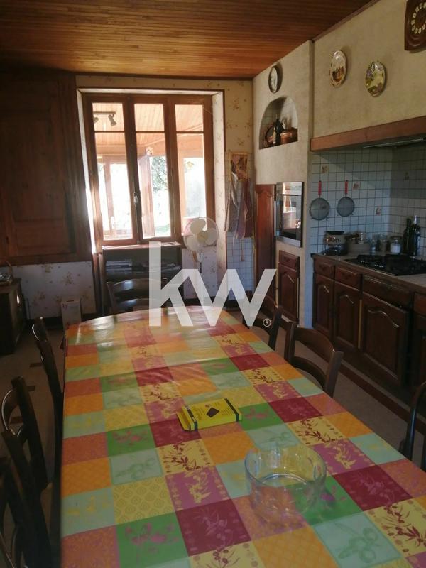 Corps de ferme - 250 m² - 11 pièces