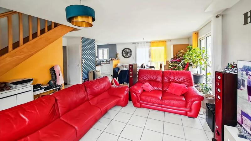 Maison - 90 m² - 5 pièces
